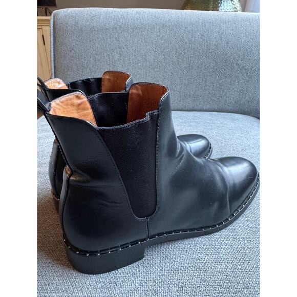 Sezane Low Henri Black Leather Pull On Chelsea Ankle Boots Women's EU 40 US 9 - Picture 2 of 6